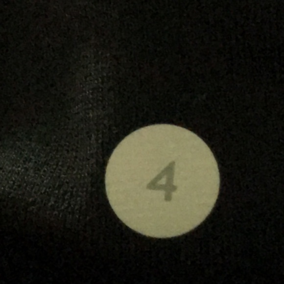 Lululemon Crop Leggings Mesh Panels Waistband Hidden Pocket Black Sz 4 - Picture 4 of 5